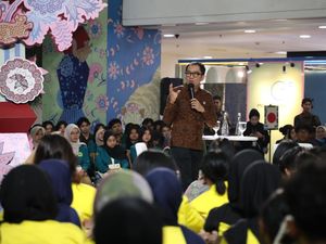 Wamenperin Dorong Anak Muda Aktif Lestarikan Batik di Era Digital Wamenperin Dorong Anak Muda Aktif Lestarikan Batik di Era Digital