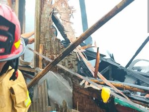 Korsleting Listrik, 2 Rumah Warga di Pandeglang Ludes Terbakar