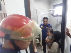 Balita 2 tahun Terkurung di Kamar Mandi, Damkar Padang Turun Tangan