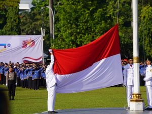 Bupati Bogor Instruksikan Camat Sebar Bendera Merah Putih untuk Masyarakat