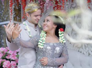 Kisah Cinta Romantis Devi, Wanita Kalimantan yang Dipinang Pria Rusia Kisah Cinta Romantis Devi, Wanita Kalimantan yang Dipinang Pria Rusia