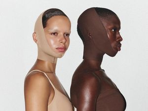 Kim Kardashian Rilis Face Wrap Untuk Tiruskan Wajah, Apakah Efektif? Kim Kardashian Rilis Face Wrap Untuk Tiruskan Wajah, Apakah Efektif?