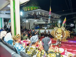 Meriahnya Festival Sego Muduk dan Sendangagung Batik Carnival 2025 Meriahnya Festival Sego Muduk dan Sendangagung Batik Carnival 2025