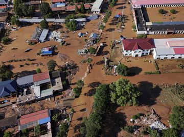 Foto Udara Banjir Rendam Permukiman di Beijing Foto Udara Banjir Rendam Permukiman di Beijing