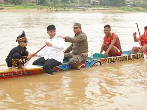 Jajal Pacu Jalur Bareng Dikha, Gubri Bangga Budaya Kuansing Dikenal Dunia
