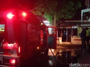 Kantor Kecamatan Delanggu Klaten Terbakar Malam Ini