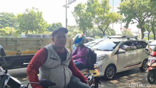 Kesaksian warga separator Traansjakarta koridor 9 sering ditabrak pengendara. (Taufiq/detikcom)
