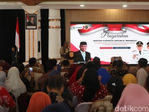 Ketemu Kades di Pati, Menkop Disambati Suplai Gas-Pupuk Kopdes Belum Sat Set Ketemu Kades di Pati, Menkop Disambati Suplai Gas-Pupuk Kopdes Belum Sat Set