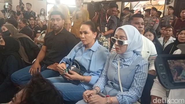 Kabar Terkini Artis dari InsertLive : Produk Kecantikannya Disebut Tak Terdaftar BPOM, Reza Gladys Beri Penjelasan
