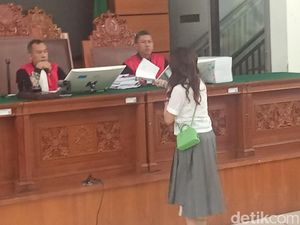Video: Momen Alot JPU Bujuk Nikita Mirzani Kembali ke Rutan Video: Momen Alot JPU Bujuk Nikita Mirzani Kembali ke Rutan