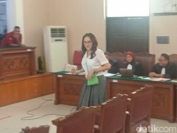 Produk Kecantikan Reza Gladys Disebut Tak Terdaftar di BPOM