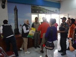 Polrestabes Semarang Salurkan 1 Ton Beras dalam Gerakan Pangan Murah