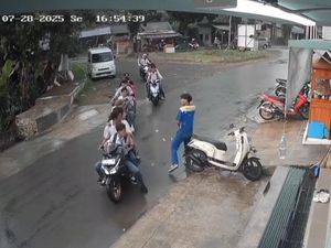 Video CCTV saat Pelajar Hampir Jadi Korban Pengeroyokan di Rangkasbitung Video CCTV saat Pelajar Hampir Jadi Korban Pengeroyokan di Rangkasbitung