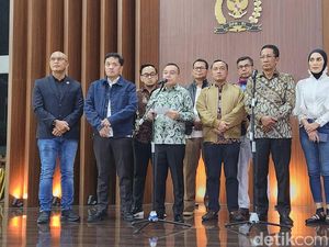 Prabowo Beri Abolisi ke Tom Lembong dan Amnesti untuk Hasto Prabowo Beri Abolisi ke Tom Lembong dan Amnesti untuk Hasto
