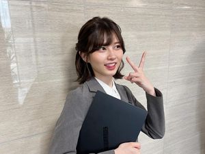 Most Pop: Pegawai Kantoran Cantik Viral di Twitter, Profesi Aslinya Terungkap Most Pop: Pegawai Kantoran Cantik Viral di Twitter, Profesi Aslinya Terungkap