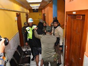 Razia Besar-besaran, Satpol PP Temukan Miras-Perempuan Diduga Open BO Razia Besar-besaran, Satpol PP Temukan Miras-Perempuan Diduga Open BO
