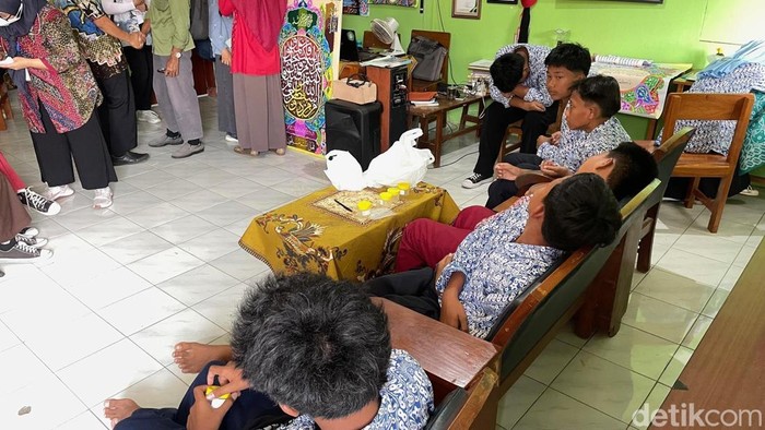 MBG Renggut Korban Lagi, Ada Apa dengan Pengelolaannya?