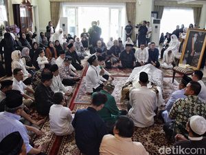 Suasana Duka Selimuti Rumah Suryadharma Ali