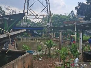 Gempar Makam Tua di Jaktim Dikuasai Permukiman Liar Gempar Makam Tua di Jaktim Dikuasai Permukiman Liar