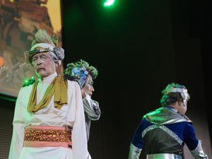 Melihat Cuplikan Adegan Semar Diculik KPK ala Teater Koma Melihat Cuplikan Adegan Semar Diculik KPK ala Teater Koma