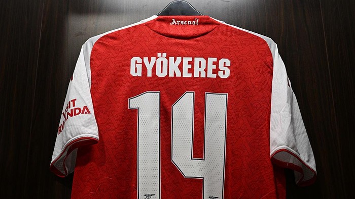 SINGAPORE, SINGAPORE - JULY 27: The shirt of Viktor Gyoekeres is displayed inside the Arsenal dressing room prior to the Pre-Season Friendly between Arsenal FC and Newcastle United at The Singapore National Stadium on July 27, 2025 in Singapore. (Photo by Stuart MacFarlane/Arsenal FC via Getty Images)