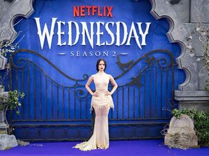 Video: Beda Wednesday Season 1 dan 2 Video: Beda Wednesday Season 1 dan 2