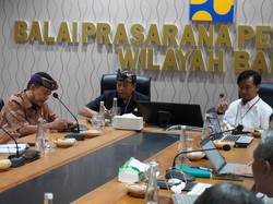 Bupati Karangasem Fokus Benahi Akses Air Bersih hingga Penanganan Sampah