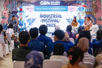 Cerita Founder Batik Fractal Kawinkan Teknologi dengan Tradisi Membatik