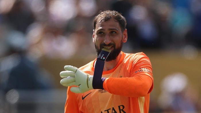 Soccer Football - FIFA Club World Cup - Final - Chelsea v Paris St Germain - MetLife Stadium, East Rutherford, New Jersey, U.S. - July 13, 2025 Paris St Germains Gianluigi Donnarumma looks dejected at half time REUTERS/Lee Smith