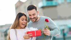 Ternyata Bukan Fisik, Ini yang Bikin Pria Terlihat Menarik di Mata Wanita