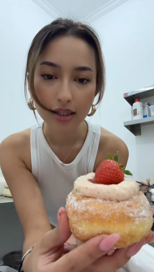 Bukan Donat Pinkan Mambo, Ini Donat Jennifer Coppen seharga Rp 20.000-an