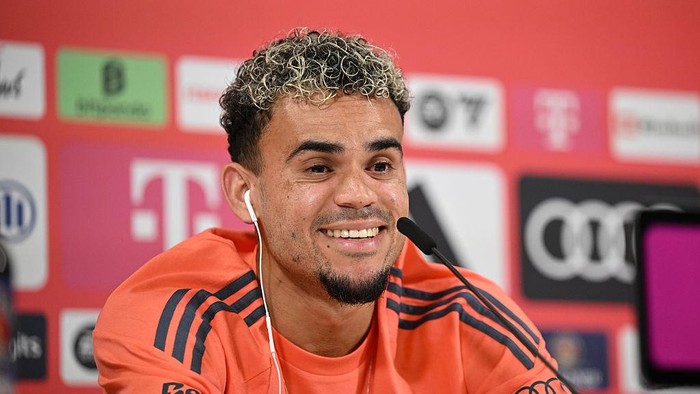 31 July 2025, Bavaria, Munich: Soccer: Bundesliga, presentation of new signing Luis Díaz. Bayern new signing Luis Díaz takes part in a press conference. Photo: Harry Langer/dpa (Photo by Harry Langer/picture alliance via Getty Images)