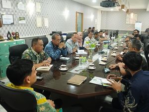 Pemilihan Kuwu di Kabupaten Indramayu Bakal Digelar Secara E-Voting Pemilihan Kuwu di Kabupaten Indramayu Bakal Digelar Secara E-Voting