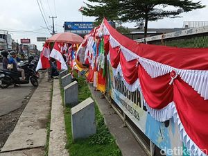 Antara Nasionalisme dan Kebutuhan di Balik Penjual Bendera Dadakan Antara Nasionalisme dan Kebutuhan di Balik Penjual Bendera Dadakan