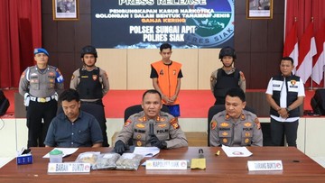 Operasi Narkoba di Siak, Polisi Tangkap Pengedar dan Sita 2,2 Kg Ganja