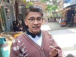 Ruben Onsu Buka Yayasan Sekolah Gratis di Sukabumi Dekat Musala Miliknya