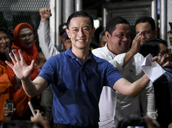 Senyum Semringah Tom Lembong Setelah Resmi Bebas