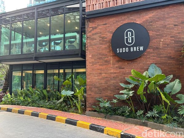 Punya View LRT, Kafe di Jaksel Ini Cocok untuk Me Time dan WFC