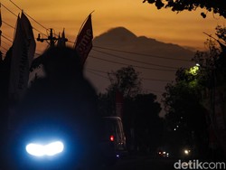 Seorang Pendaki Tersambar Petir di Gunung Merbabu