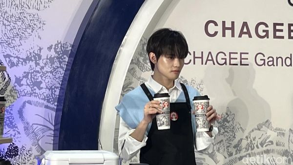 Seru! Chenle NCT Tebak Varian Minuman hingga Buat Racikan Milk Tea Favoritnya