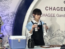 Video: Chenle NCT Dream ke Indonesia, Pamer Aksi Racik Jasmine Milk Tea!
