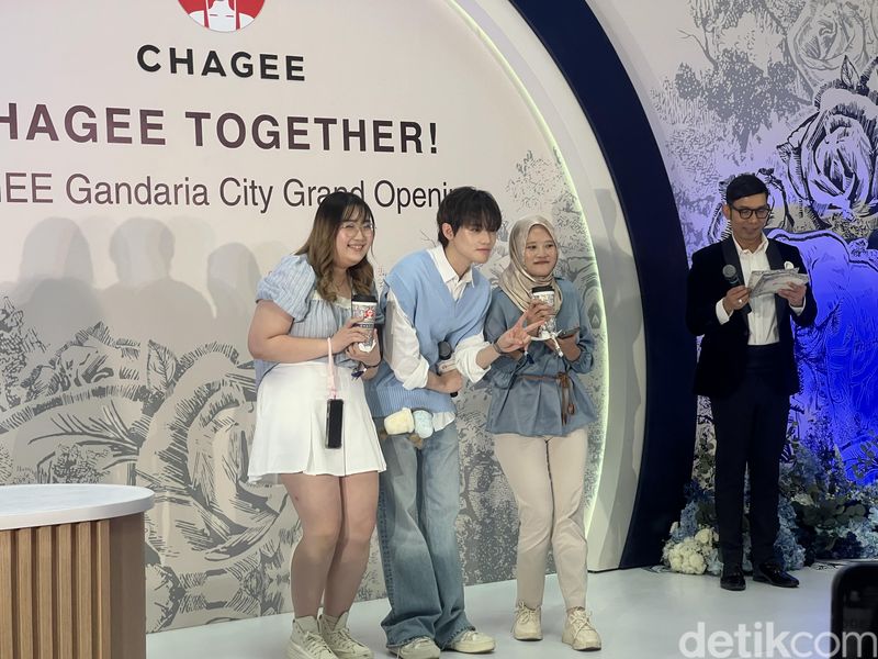 Chenle NCT hadir di gerai Chagee