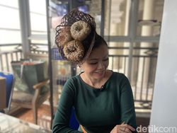 Buat yang Mau-mau Aja! Ci Mehong Jualan Donat Labu Rp 15 Ribu Sebiji