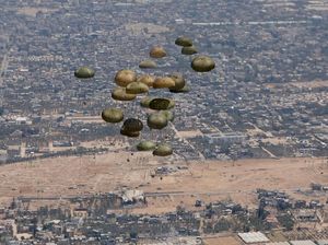 Remaja 15 Tahun di Gaza Tewas Tertimpa Bantuan dari Udara