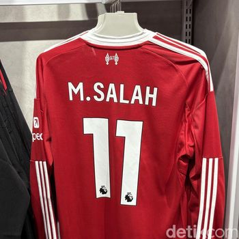 Jersey Kandang Liverpool 2025/2026.