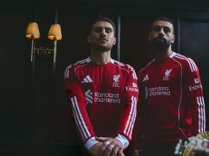 Ketika Seragam Perang Baru Liverpool Sambangi Tanah Air Ketika Seragam Perang Baru Liverpool Sambangi Tanah Air