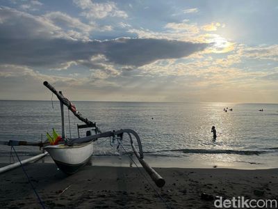 Magis! Sore Hening di Pantai Mangsit, Lombok