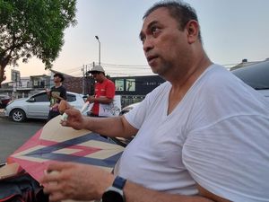 Cerita Pria Paruh Baya Asal Bandung Stok 150 Layangan Diadu di BKT Jaktim Cerita Pria Paruh Baya Asal Bandung Stok 150 Layangan Diadu di BKT Jaktim