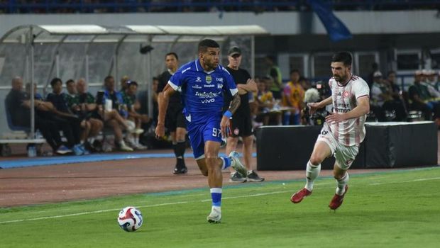 Persib Bandung mengalahkan Western Sydney Wanderers dalam laga uji coba.