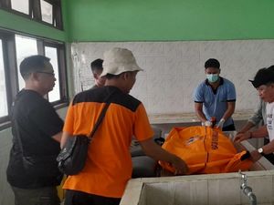 Kecelakaan Maut di Bypass Bagus Mantra, Pemotor Tewas Ditabrak Truk Kecelakaan Maut di Bypass Bagus Mantra, Pemotor Tewas Ditabrak Truk